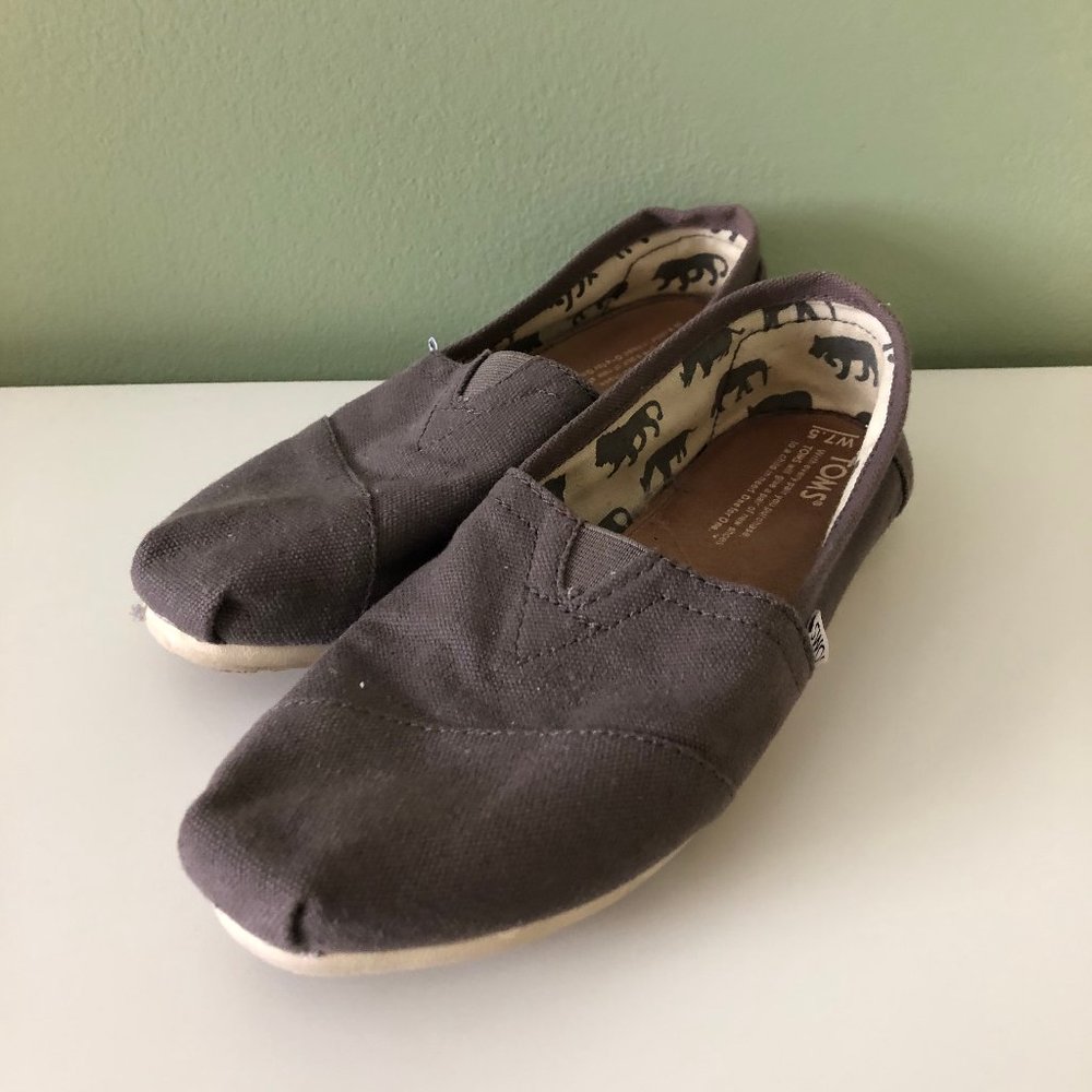 TOMS Women's Classic Slip-On Shoe in Ash Canvas